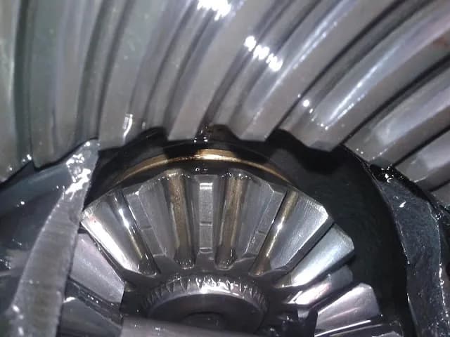 Dyferencjał BMW E30: objawy, przełożenia, szpera i serwis