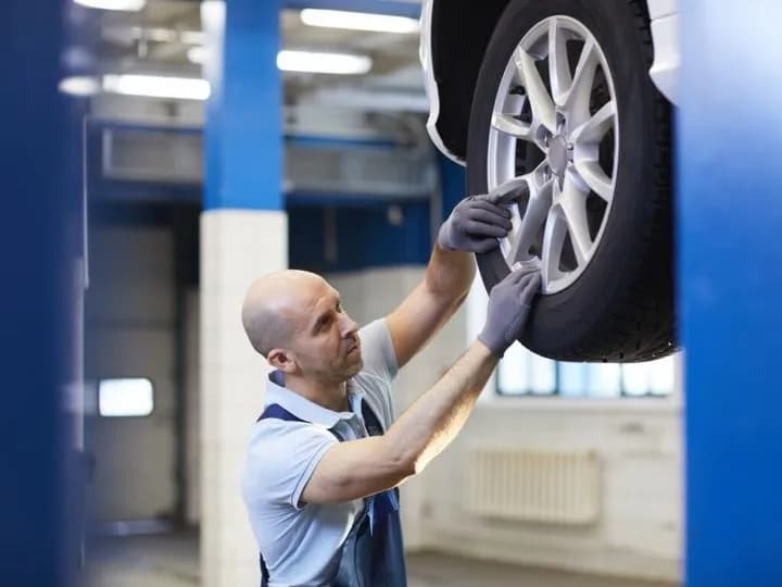 Gwarancja na opony: Co obejmuje? Poznaj kluczowe zasady